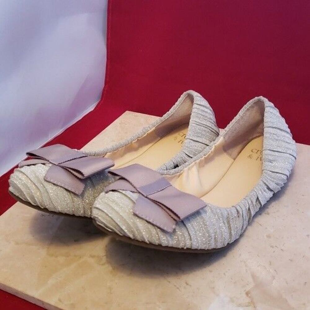 Crown & Ivy Flats - Pretty Silver Flats with Bow - Size 8.5